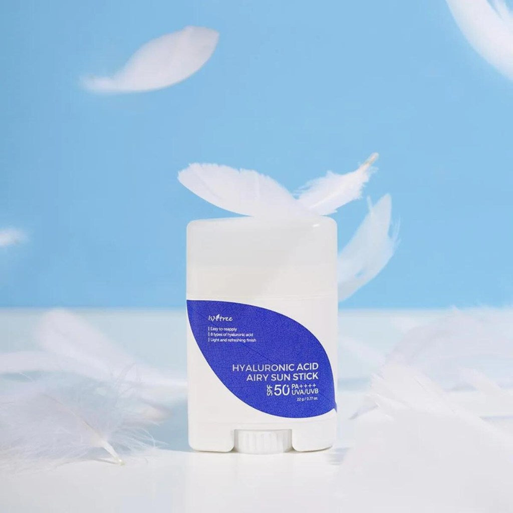 ISNTREE Hyaluronic Acid Airy Sun Stick - Stick solaire non gras - texture - Kbeauty Korean skincare Europe fast delivery - Skincare coréenne Skinorea shop Paris France livraison rapide - yesstyle