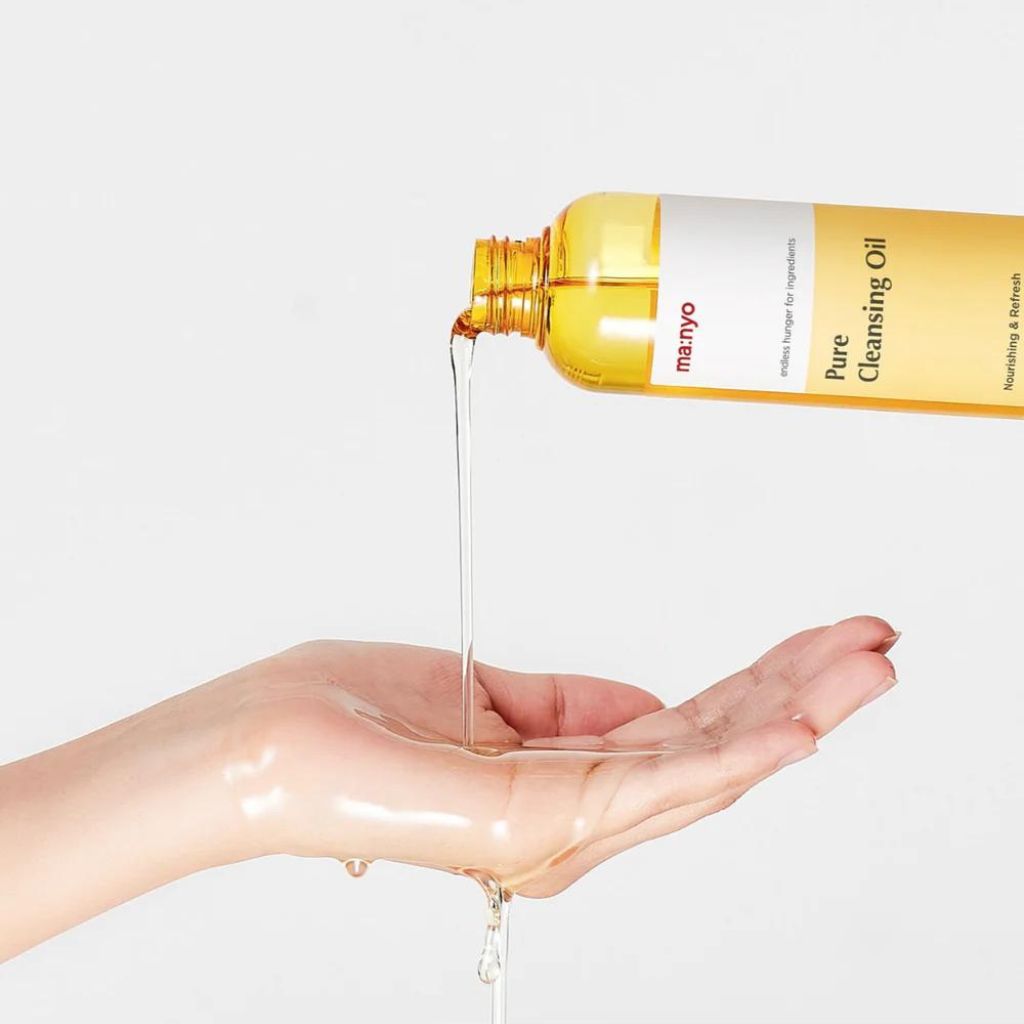 Ma:nyo Pure Cleansing Oil 200ml - Nettoyant nourrissant et efficace contre le maquillage et les impuretés - texture - Kbeauty Korean Skinorea shop Europe fast delivery - skincare coréenne Skinorea shop France Paris livraison rapide - yesstyle