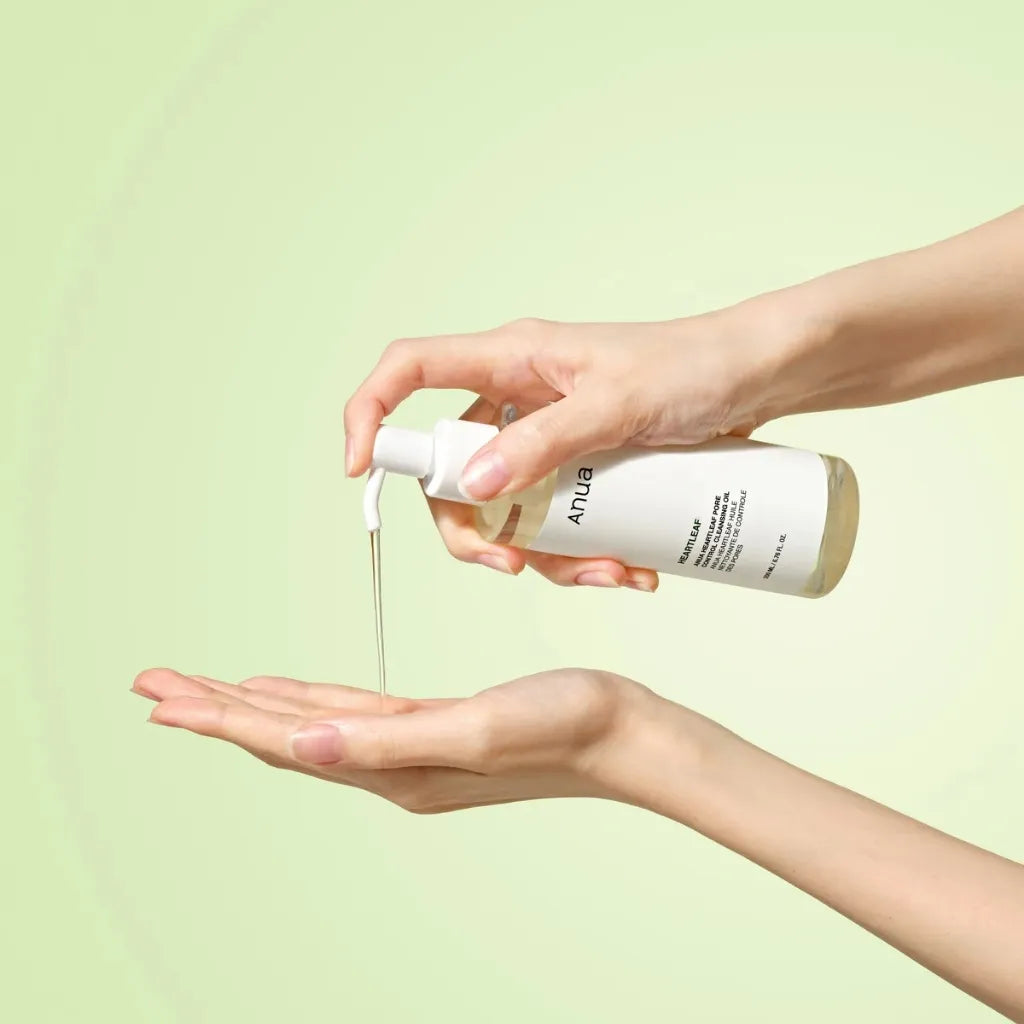 Anua Heartleaf Pore Control Cleansing Oil 200ml - Huile nettoyante vegan non comédogène - texture - Kbeauty skincare coréenne Skinorea shop Paris France livraison rapide - yesstyle