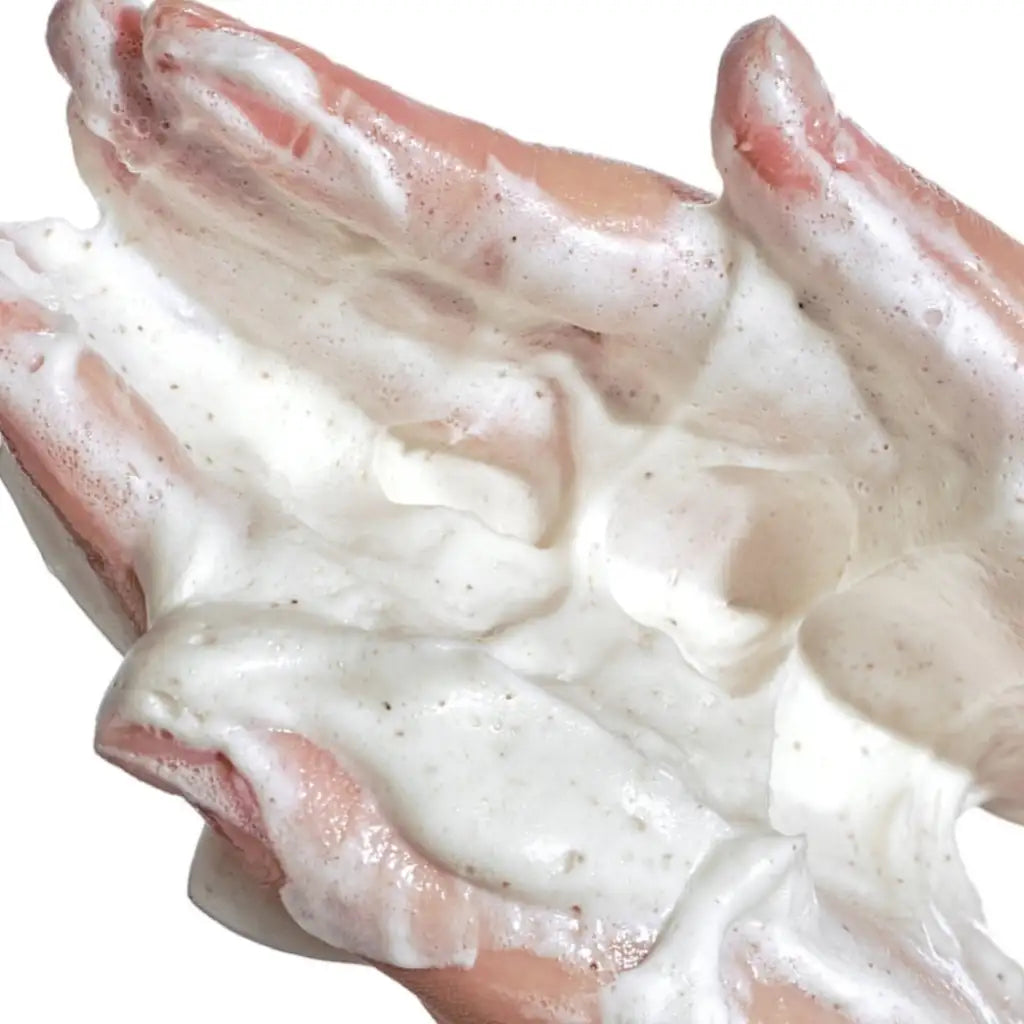 Anua Heartleaf Quercetinol Pore Deep Cleansing Foam 150ml - Nettoyant en profondeur Anua pour peau grasse et mixte - texture - Kbeauty skincare coréenne Skinorea shop Paris France livraison rapide - yesstyle